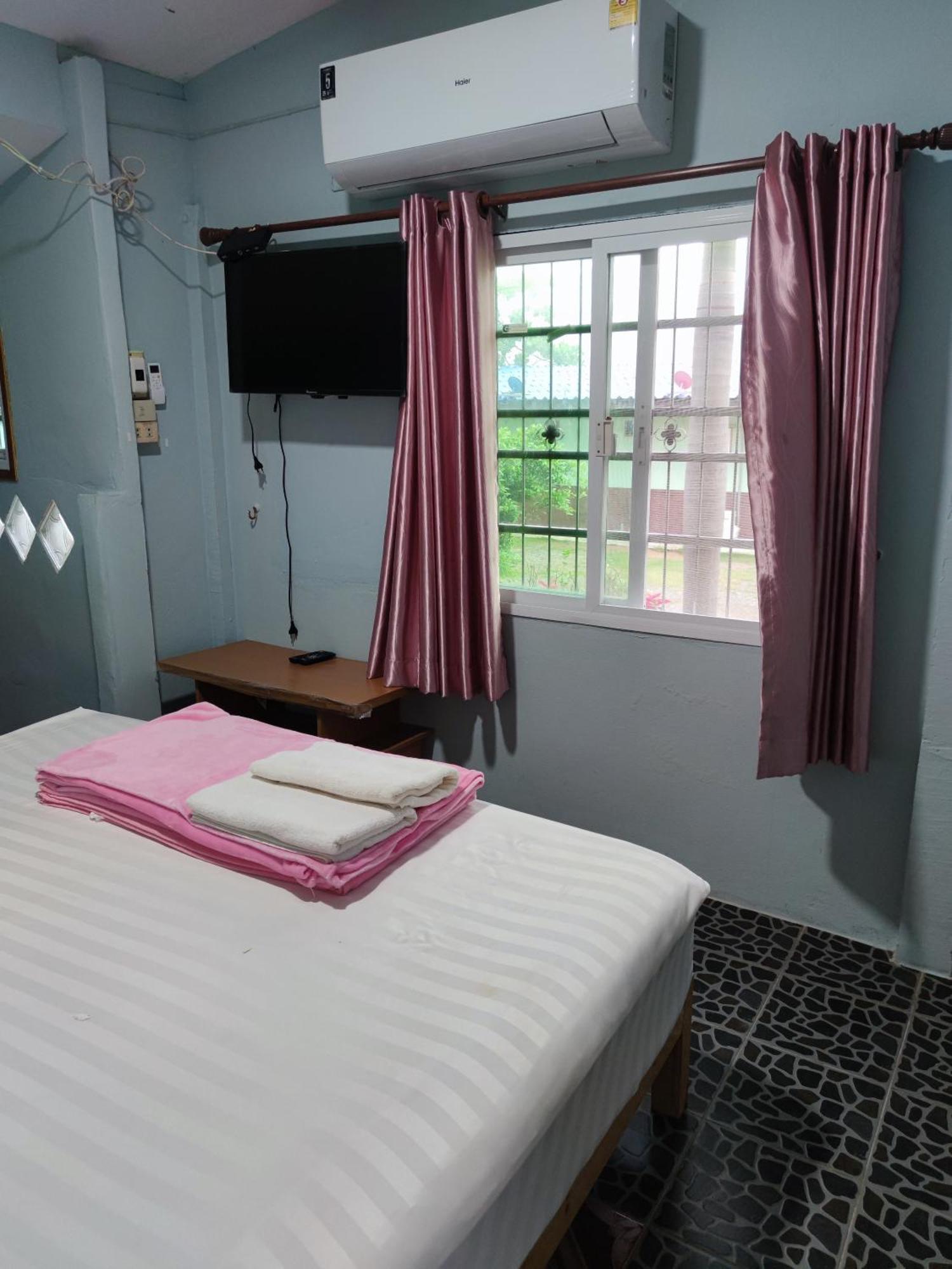 Chattong Resort Trat Bagian luar foto
